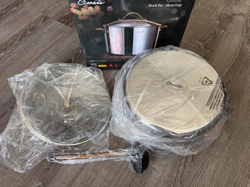 Brand new 12 Quart Stock Pot with Lid - photo 2