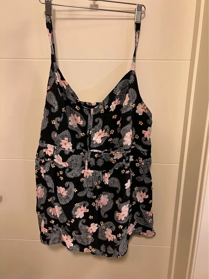 Torrid Paisley Floral V-Neck Cami Tank Top 2X (18-20) - photo 2