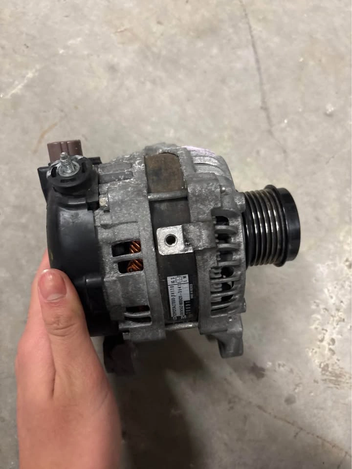 Toyota RAV4 Alternator 2013-2018 OEM Tested Working - photo 2