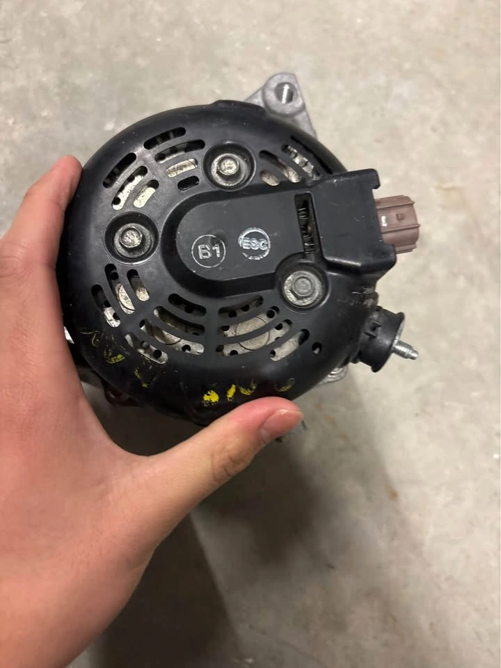 Toyota RAV4 Alternator 2013-2018 OEM Tested Working - photo 3