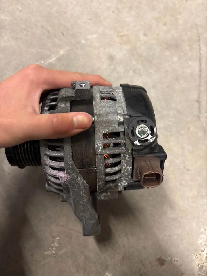 Toyota RAV4 Alternator 2013-2018 OEM Tested Working - photo 4