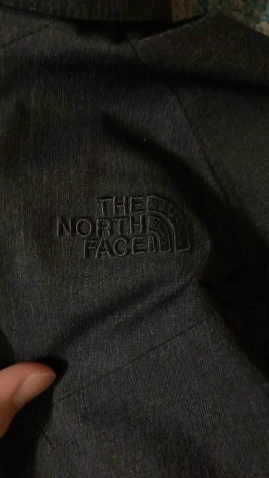 North Face Women’s Rain Jacket w/ Detachable Lining - photo 2