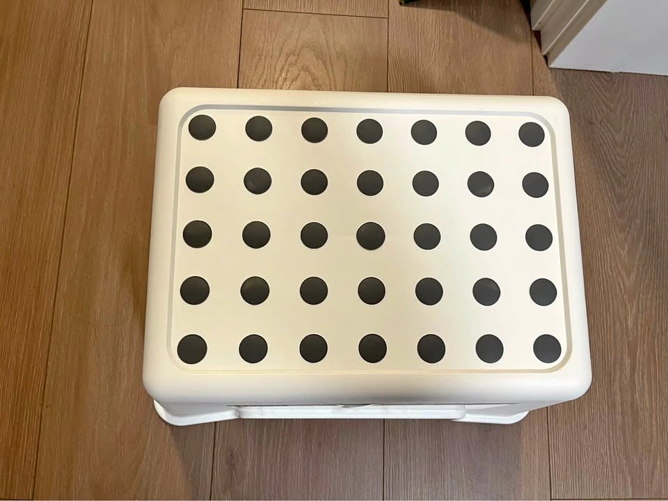 IKEA BOLMEN Step Stool