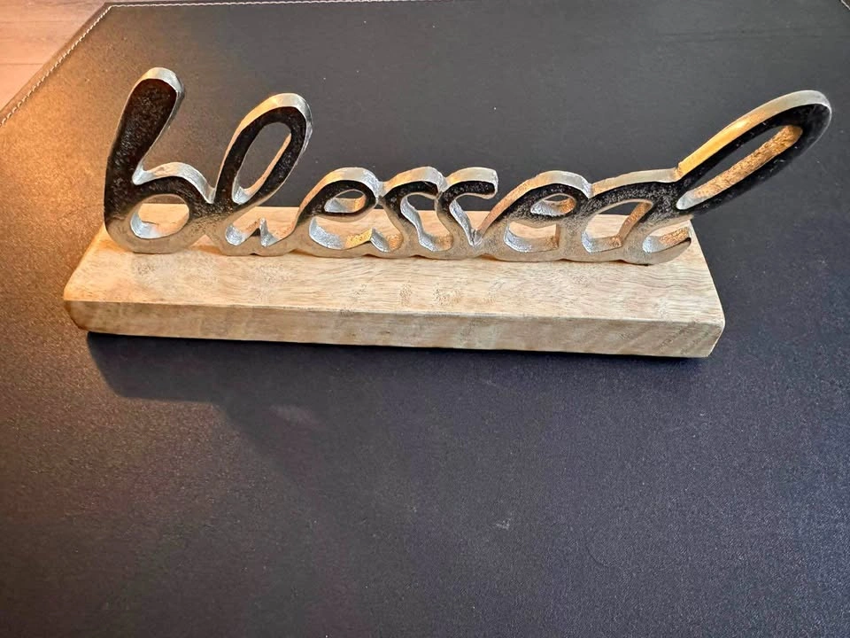 Modern Metal Decor Pieces - Elegant & Unique