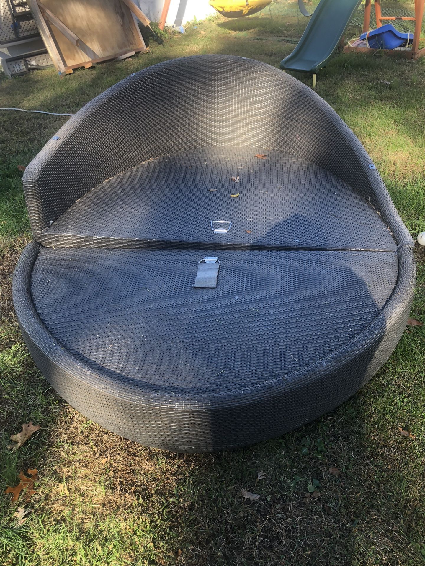 Oversized Wicker Daybed Lounge Chair
