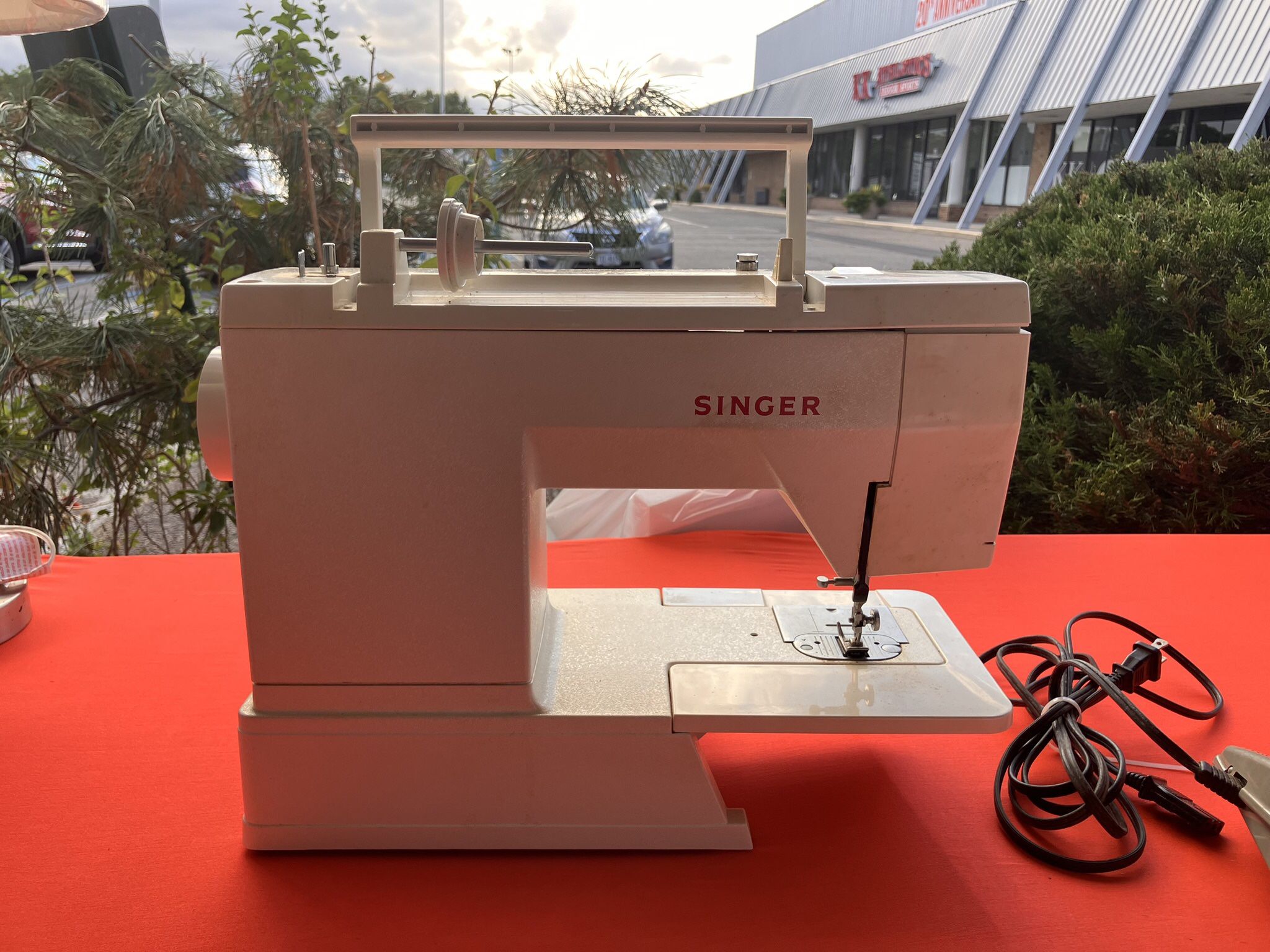Singer Sewing Machine Model 9020