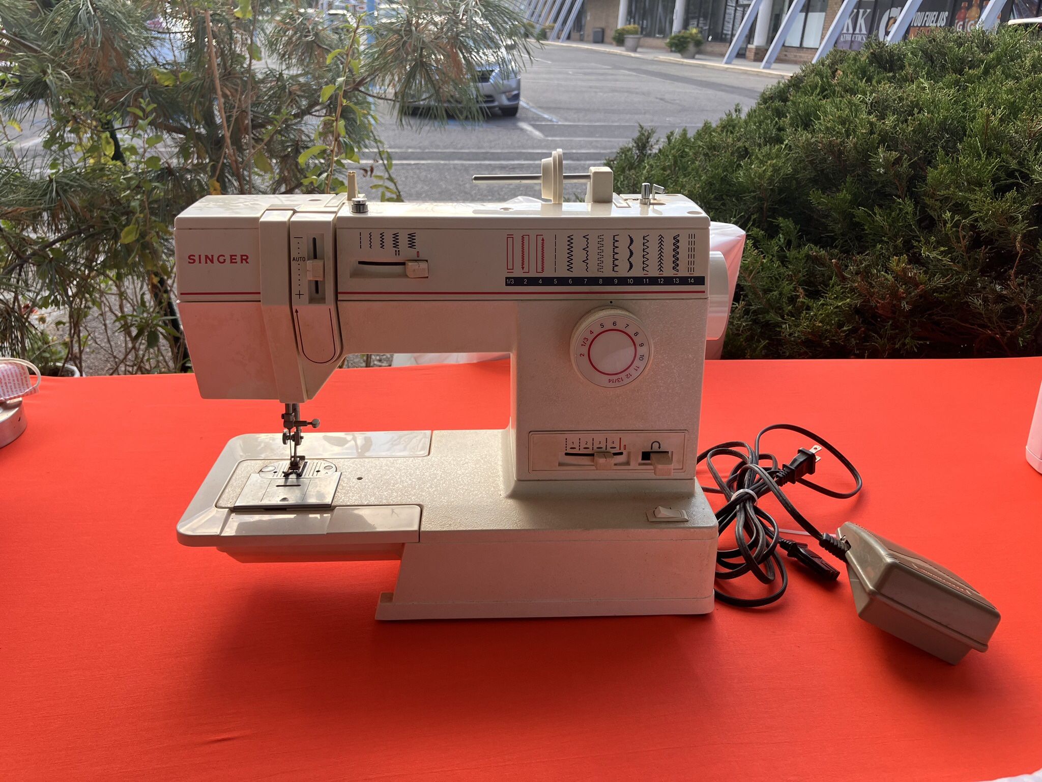 Singer Sewing Machine Model 9020 - photo 2