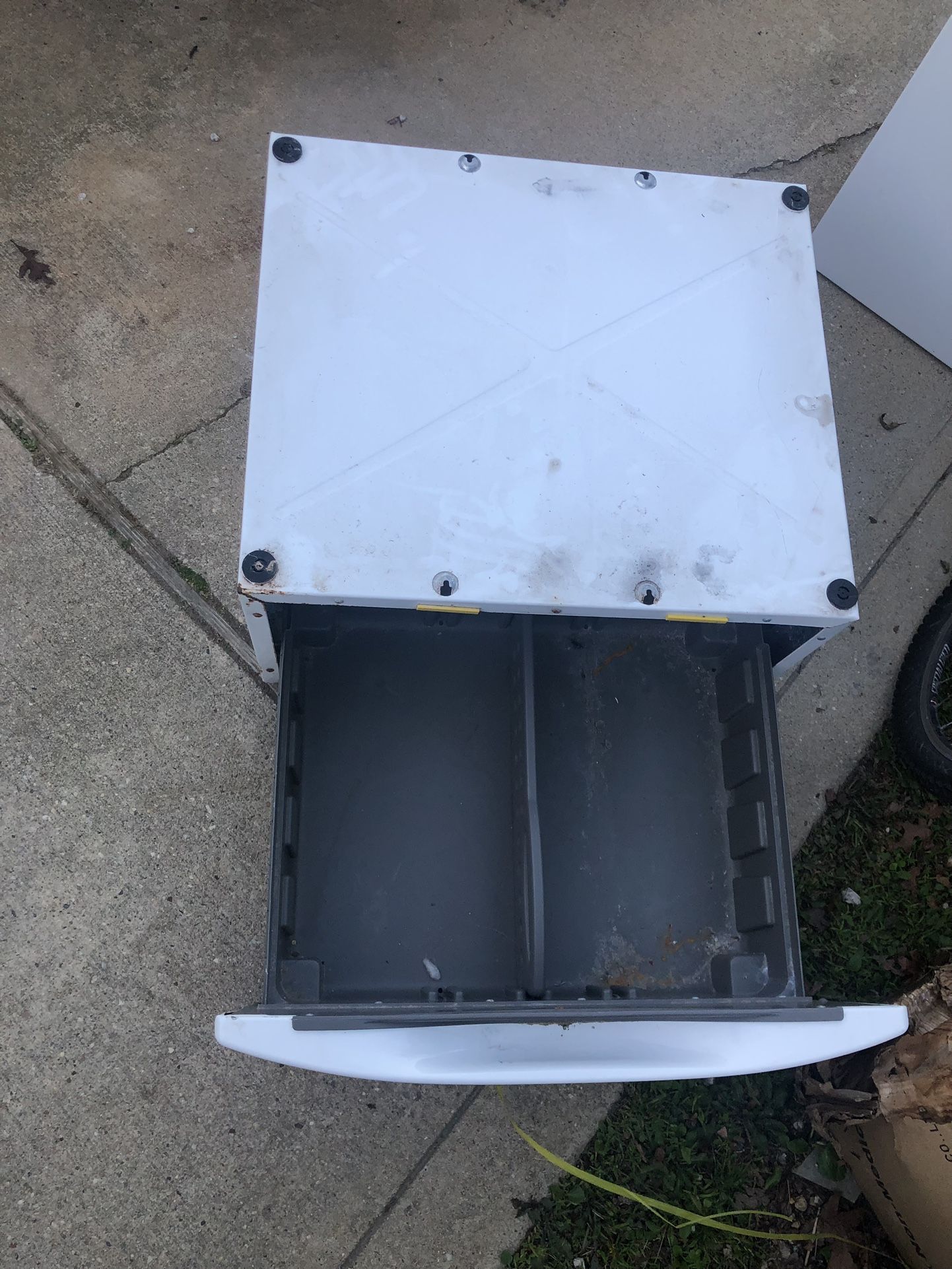 Whirlpool Washer/Dryer Pedestal