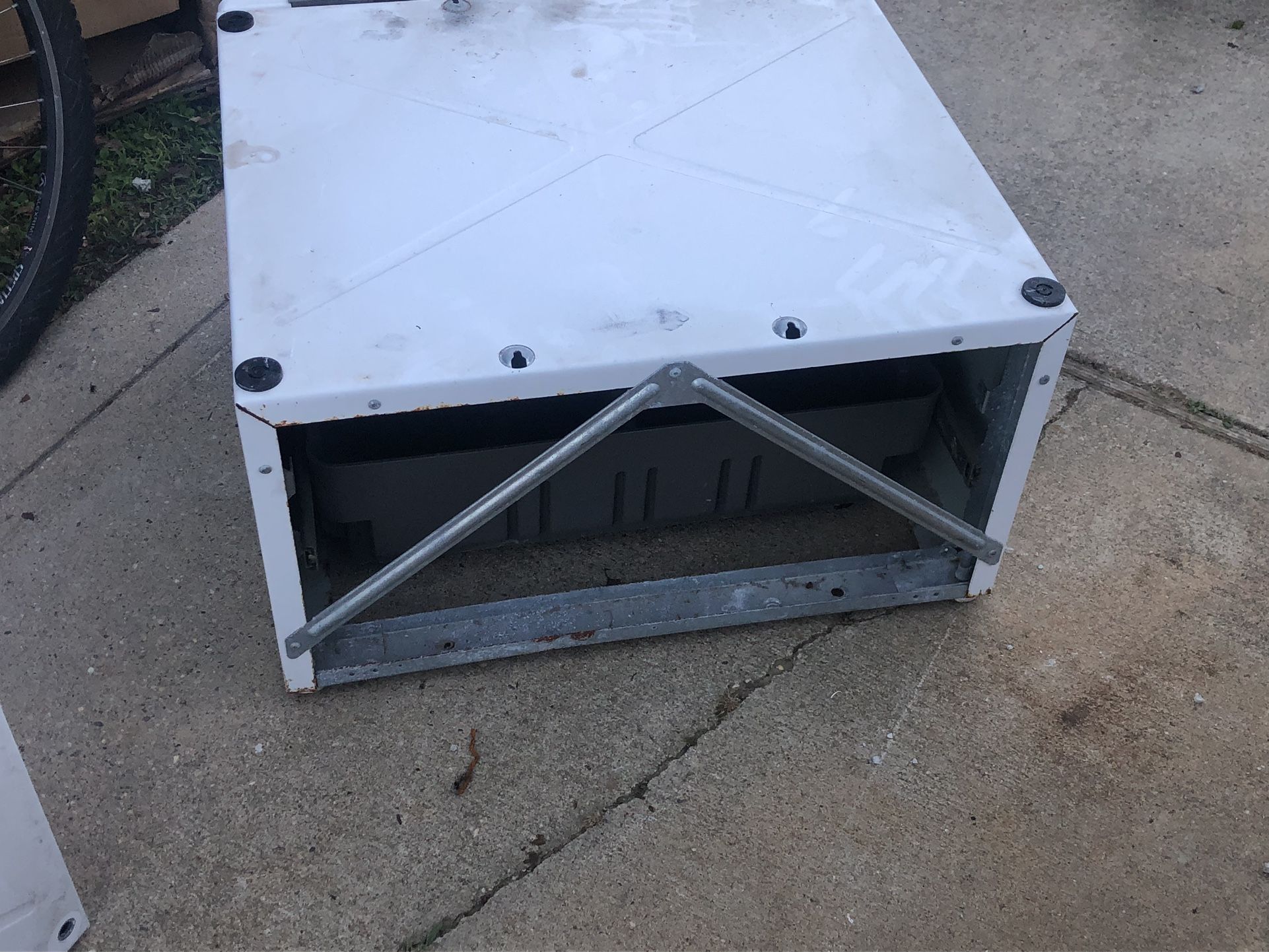Whirlpool Washer/Dryer Pedestal - photo 3
