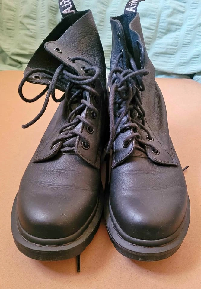 Dr Martens Size 8 Women's Boots