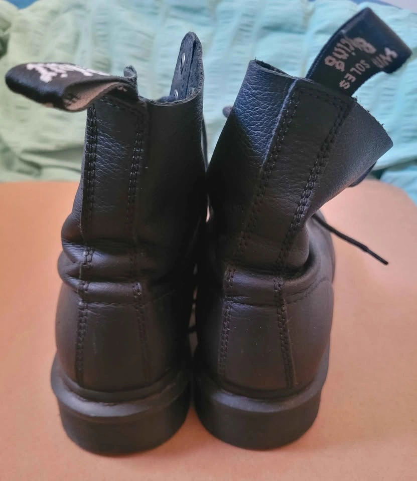 Dr Martens Size 8 Women's Boots - photo 3