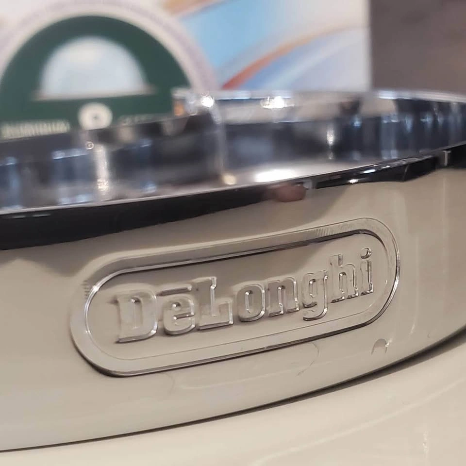 DeLonghi Nespresso Vertuo Coffee Maker - photo 2