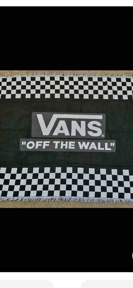 VANS "OFF THE WALL" COLLECTIBLE BLANKET