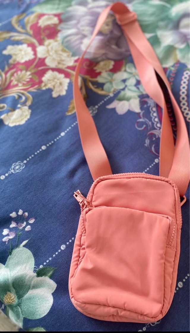 Women crossbody hydro bag