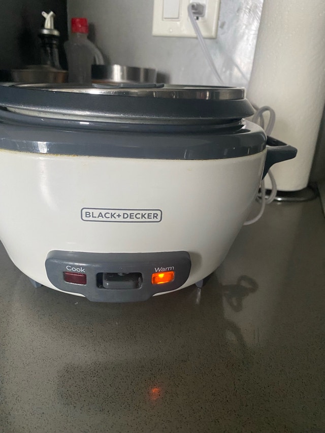 Black Decker 6-Cup Rice Cooker - photo 3