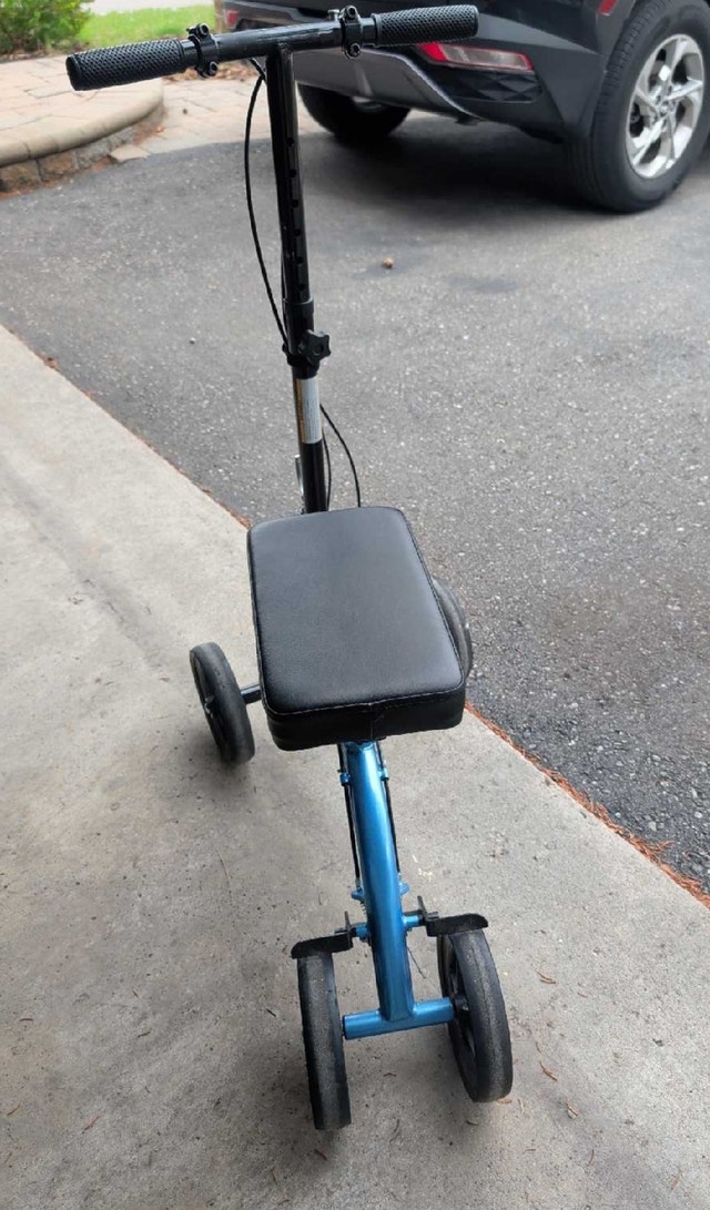 KneeRover Knee Walker