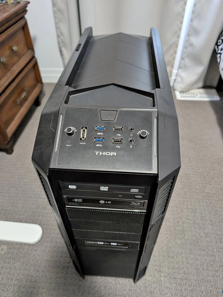 Rosewill THOR V2 Gaming ATX Full Tower Computer Case (CASE & FAN