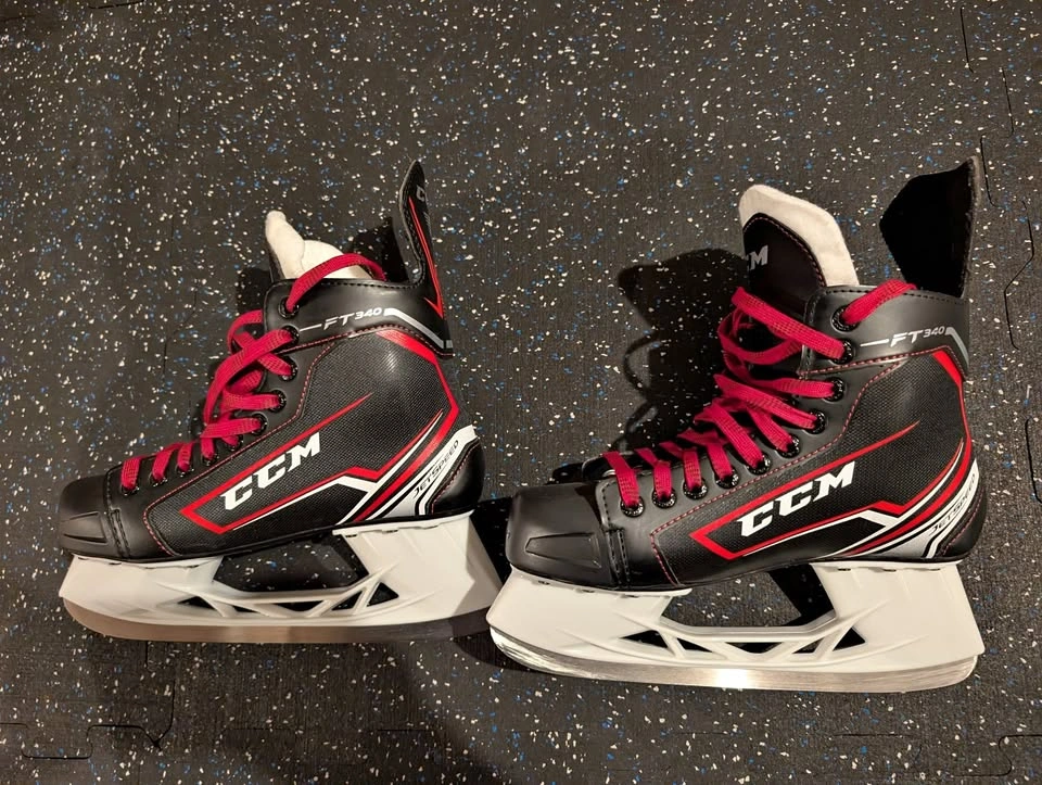 CCM Jetspeed FT340 Ice Hockey Skates - Size 7