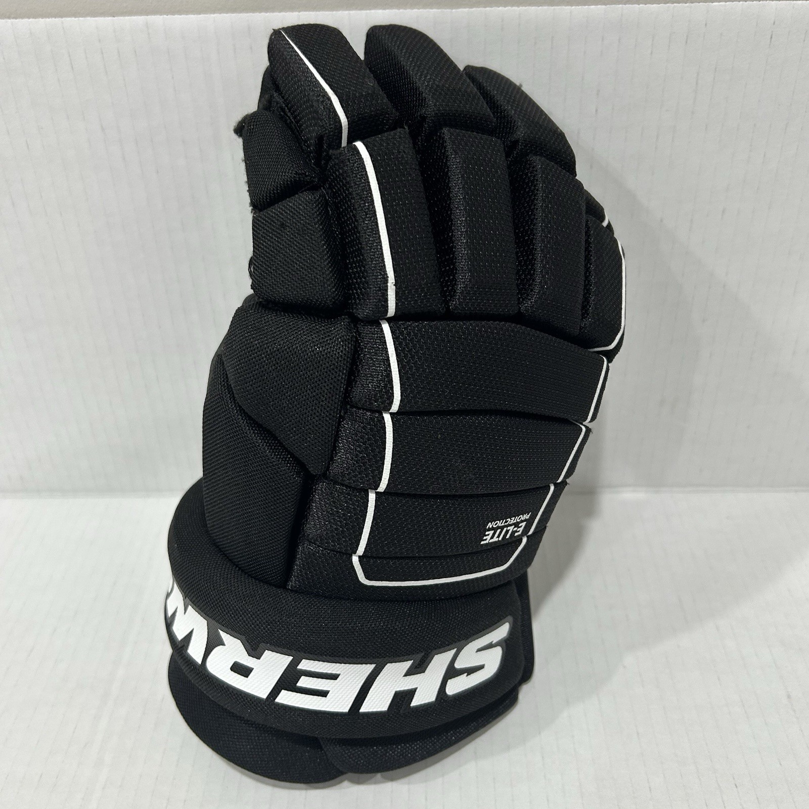 Sherwood Elite 5030 SR Hockey Glove 14" Flex Lock Thumb Protecto