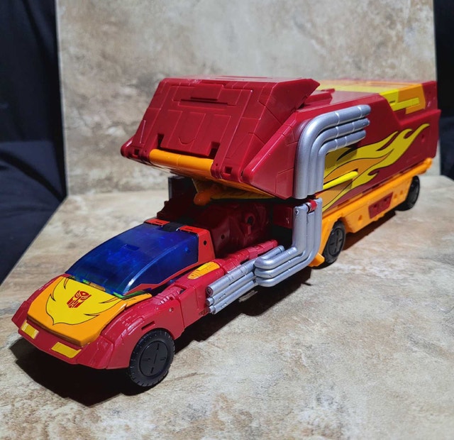 Takara Tomy Rodimus Prime - photo 2