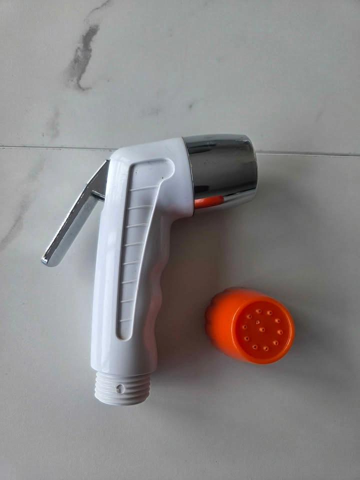 Rechargeable portable bidet/shower - photo 2