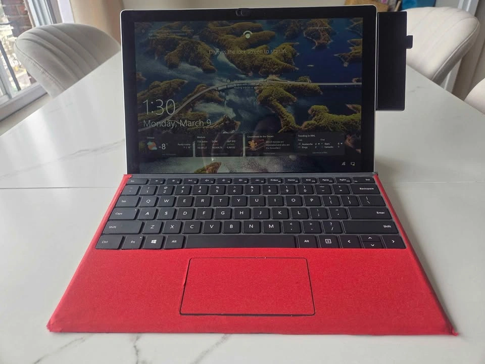 Surface Pro 7 + Pen + Accessories Bundle - photo 2