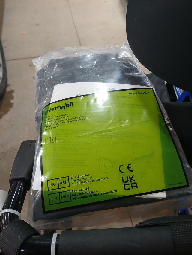 Barely used extra wide Tilt-in-Space Wheelchair - photo 4