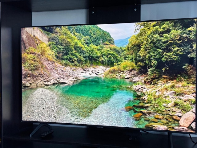 Samsung 55” 4K UHD Smart TV UN55TU7000F – Like New - photo 2