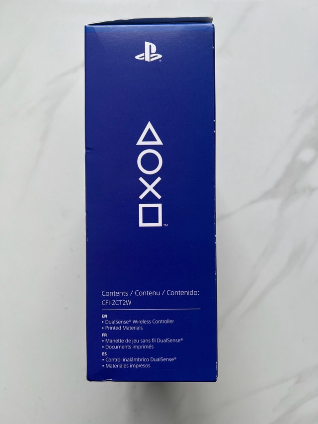 SEALED PS5 controller - photo 4