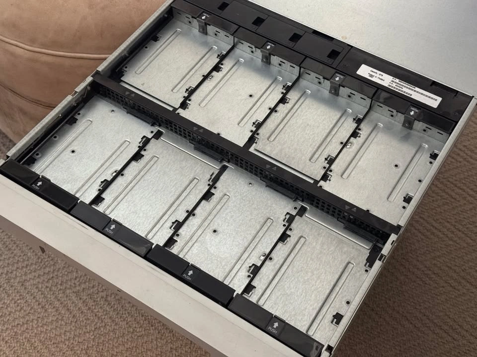 LaCie 8big Rack Thunderbolt 2 - Rack Only - photo 2