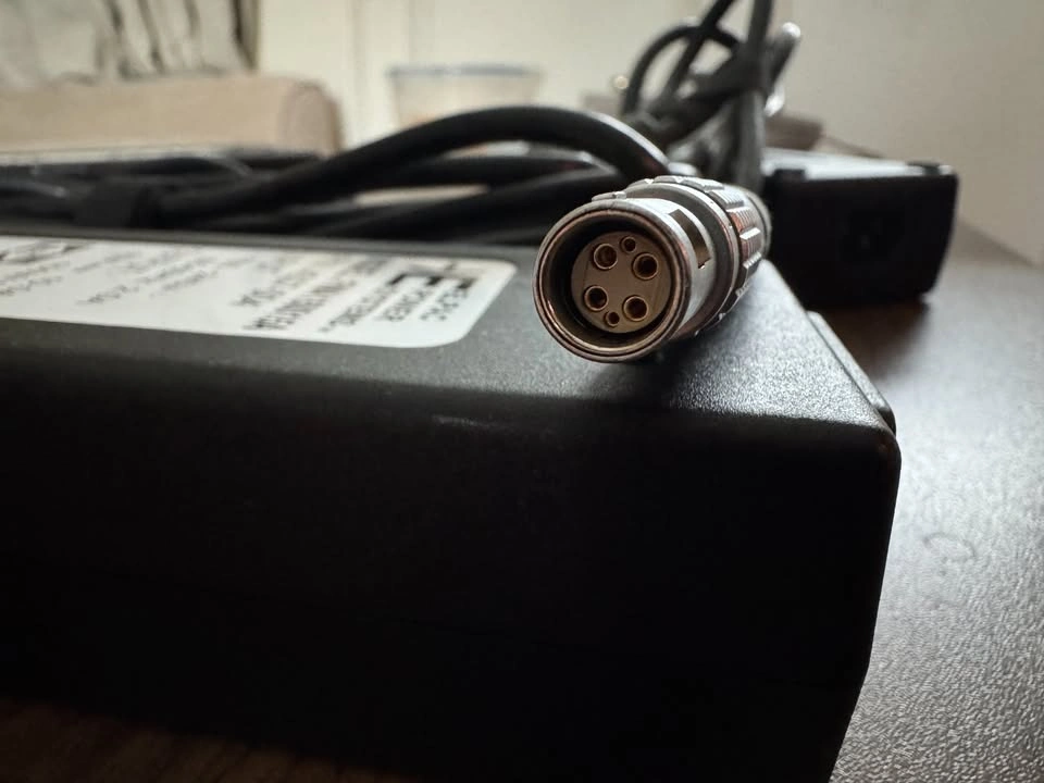 4-Pin LEMO Power Adapter for RED DSMC 1/2 Cameras - photo 2
