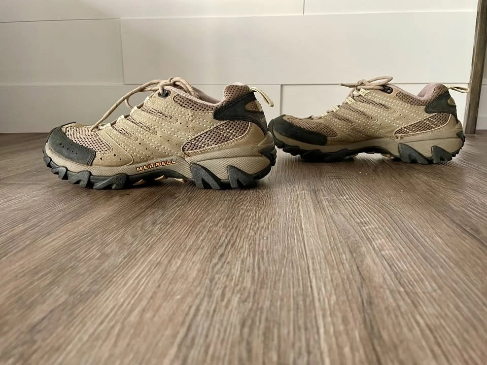 Merrell Women's Hiking Boot - photo 3