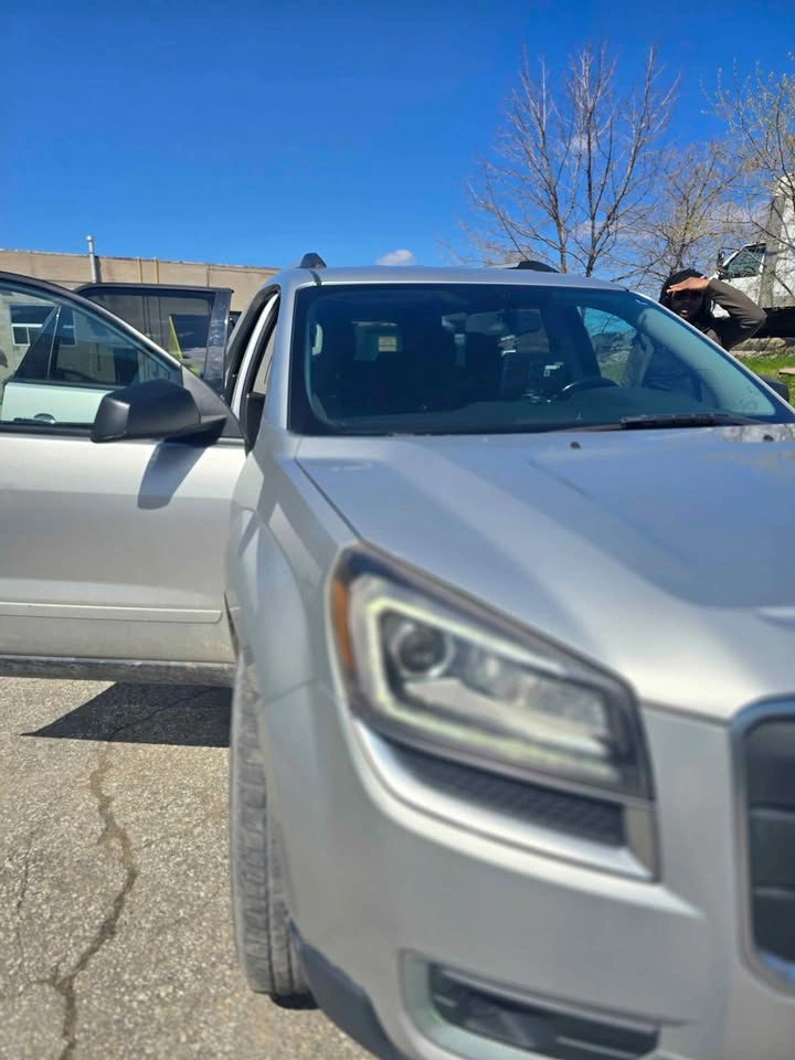 Silver GMC Acadia - photo 2