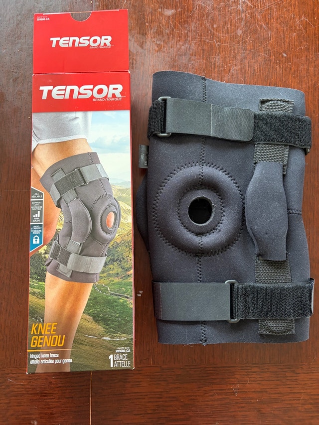 Hinged knee brace with side stabilizer (Like new)