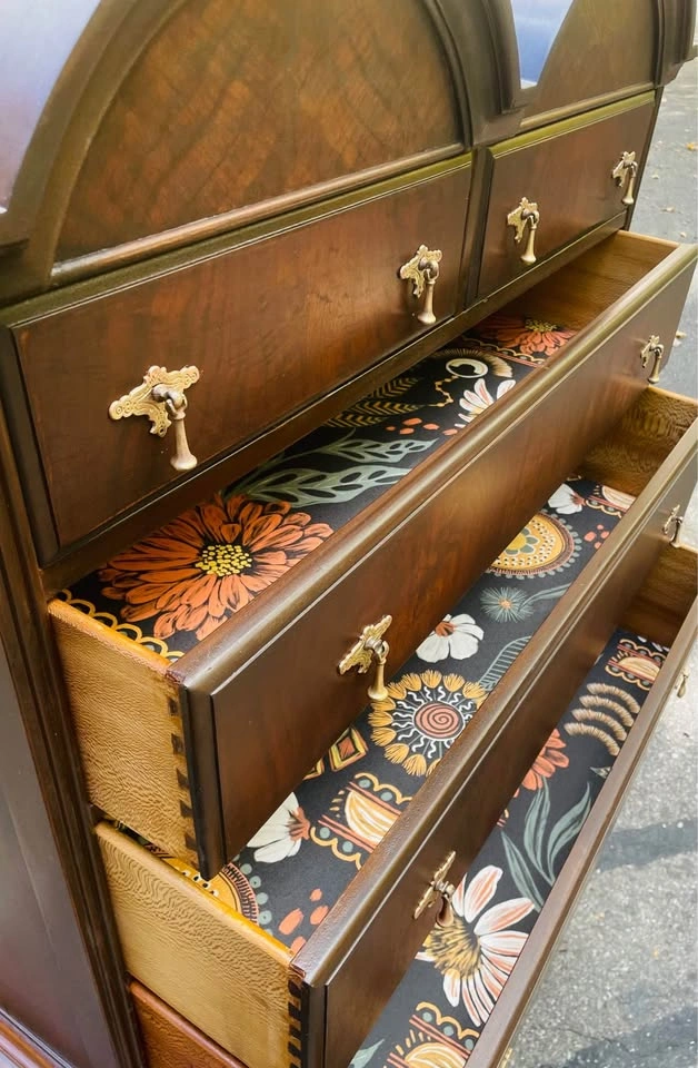 Classic Mahogany Highboy With Crowned Top & Brass Detail - photo 5