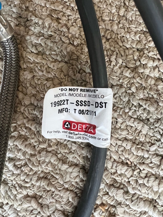 Delta Faucet 19922T-SSSD-DST Touchless Kitchen Faucet - photo 3