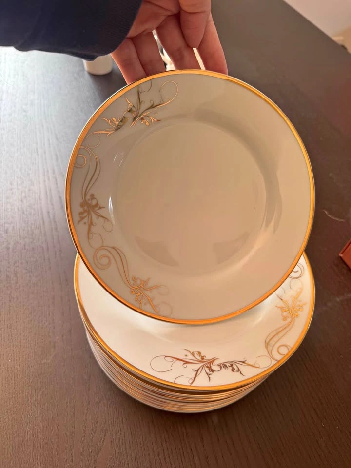 Porcelain dessert plates