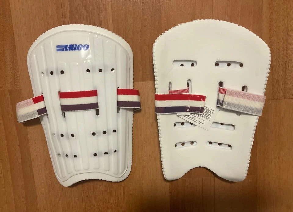 Soccer Shin Guards - Size M - photo 2