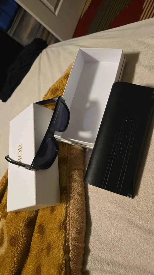 DIOR SUNGLASSES image indicator(5)