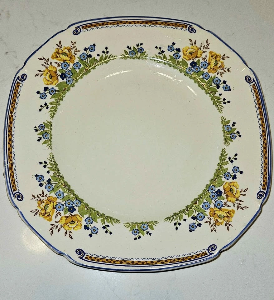 Antique John Maddock & Sons "Royal Ivory" Plate - 10" Made in En