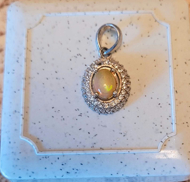 Opal Pendant🥕🎯