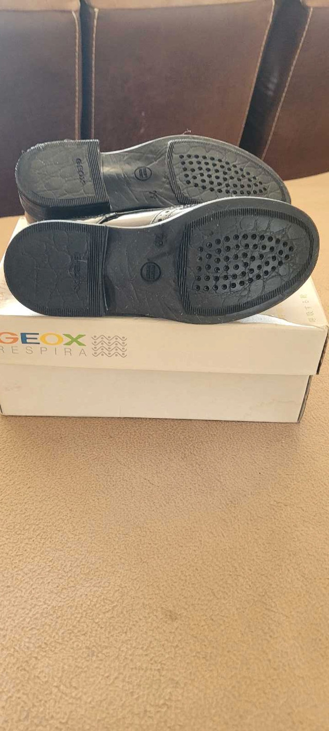 Black Patent Leather Geox Children's Shoes Size 29 - photo 3