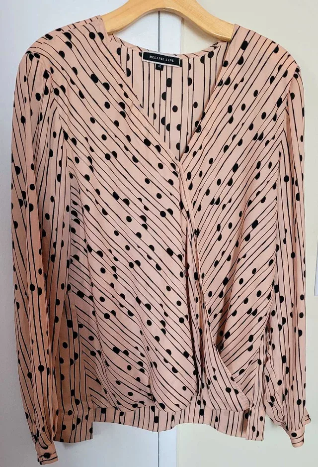 Melanie Lyne Blouse🥕 thrifty pick thumbnail