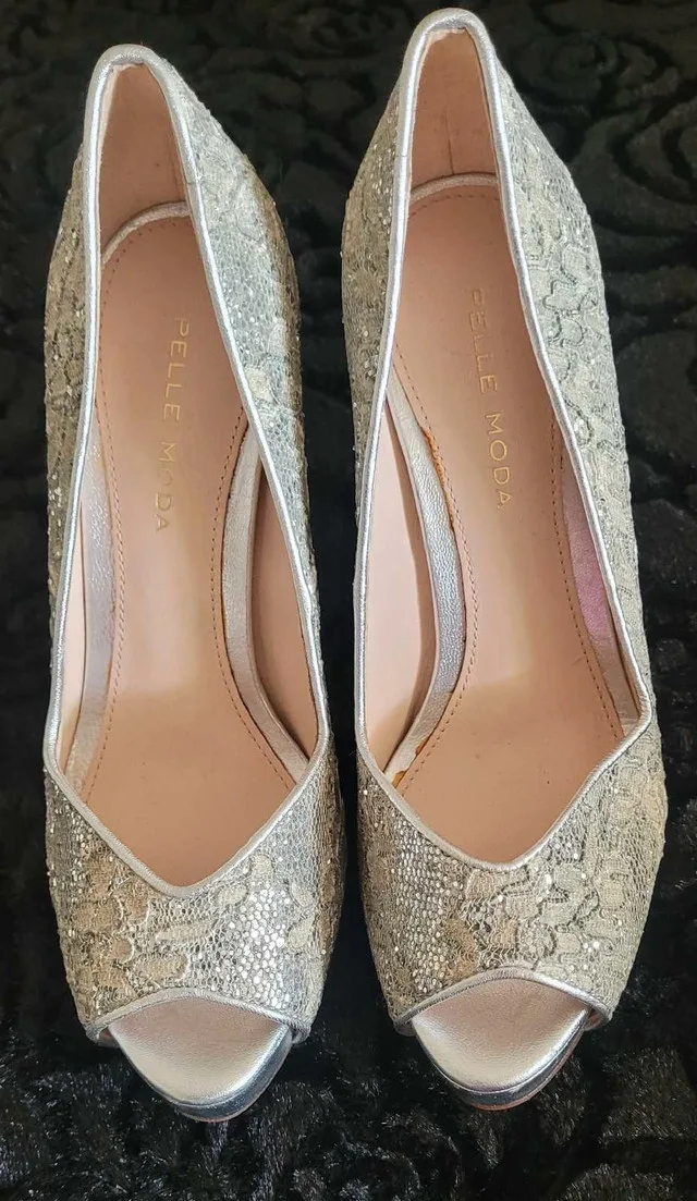 Pelle Moda Silver Glitter Pumps size 5 thumbnail