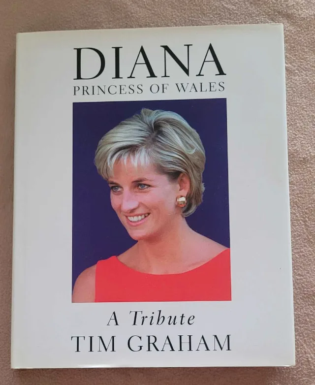 Diana Princess of Wales Tribute Book thumbnail