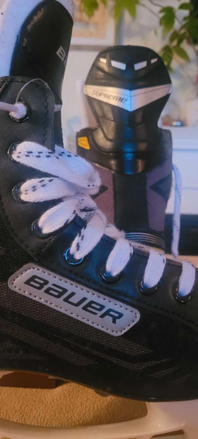 Bauer Hockey Skates size 11.5 US or 45.5 EU🥕 image indicator(3)