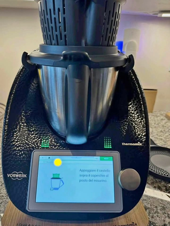 Thermomix TM6 limited edition sparkling black