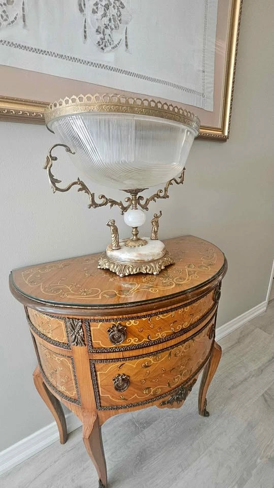 Antique Style Centerpiece Bowl