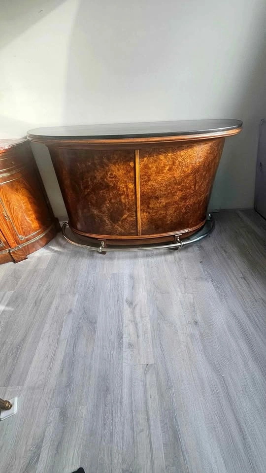 Pulaski Furniture Home Bar