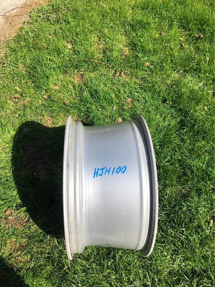 MERCEDES 17x8 1/2 RIM - photo 2